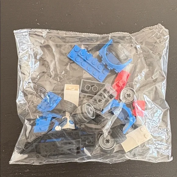 LEGO Speed Champions Ford Mustang GT - Blue and White - Picture 8 of 9